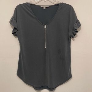 Green Envelope Gray Half Zip Womens Short Sleeve Blouse Size Small Ruffle Sleeve